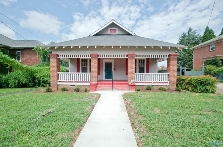 106 S Houston St, Athens, AL à vendre - Photo de l’immeuble – Image 1 sur 15