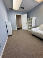 5051 Castello Dr, Naples, FL à louer Photo intérieure– Image 2 sur 2