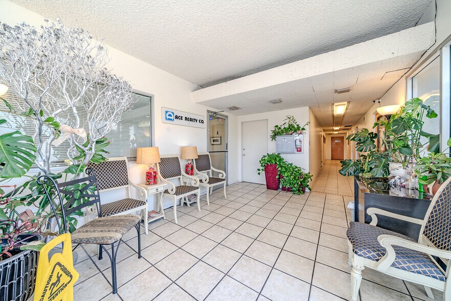18012 Pioneer Blvd, Artesia, CA à vendre - Photo intérieure – Image 3 sur 3