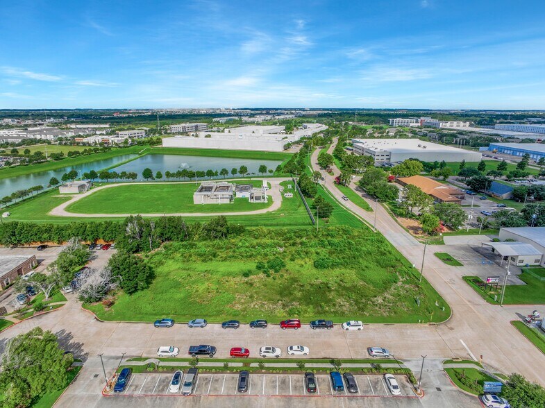 20915 Park Row Dr, Katy, TX à vendre - Photo de l’immeuble – Image 3 sur 6