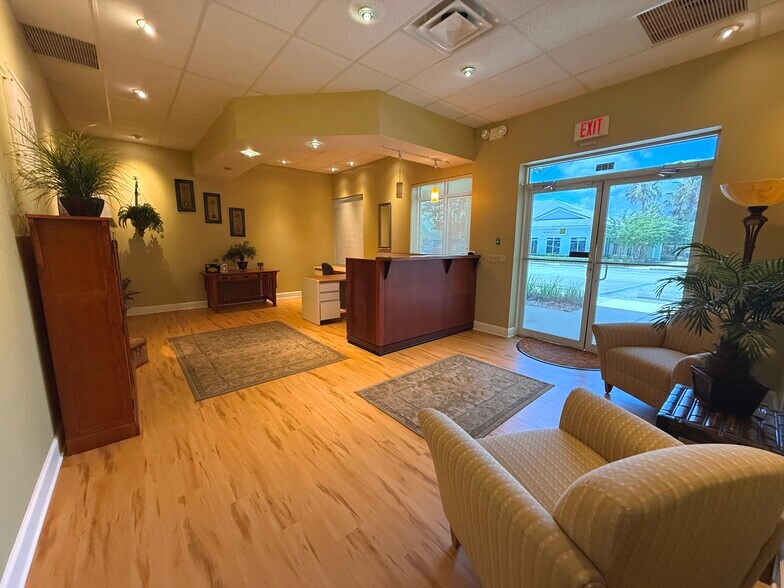 4641 Clyde Morris Blvd, Port Orange, FL à louer - Photo intérieure – Image 2 sur 8