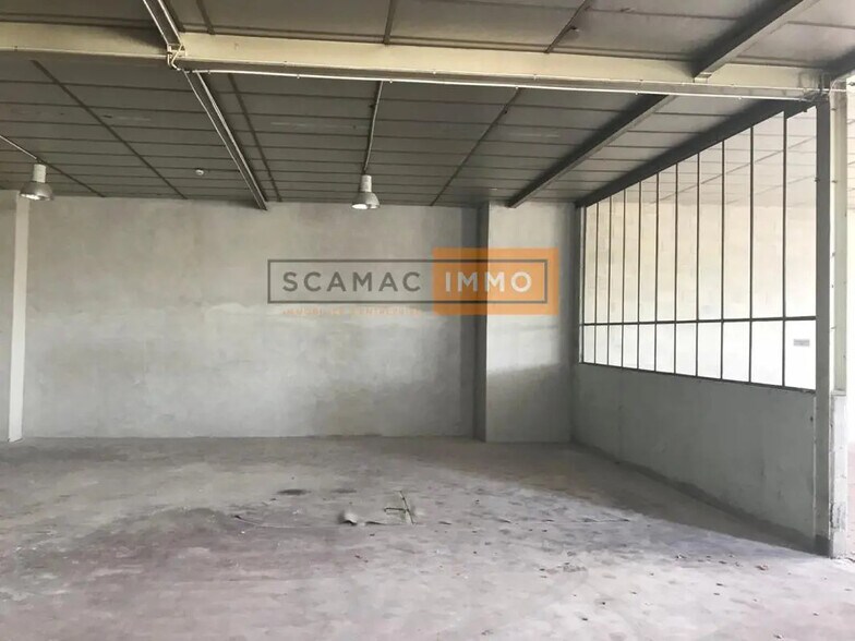 Bureau dans Vaux-le-Pénil à louer - Photo de l’immeuble – Image 2 sur 5