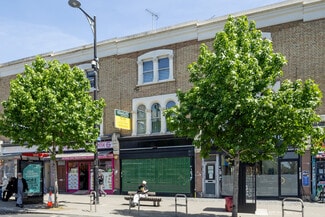 Plus de détails pour 48 Woodgrange Rd, Londres - Local commercial à louer