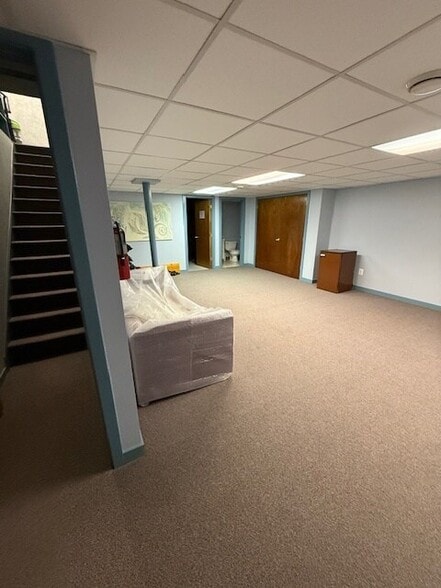 109 Corporate Dr E, Langhorne, PA à vendre - Photo de l’immeuble – Image 3 sur 13