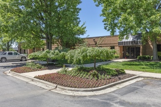 1300-1390 Eisenhower Pl, Ann Arbor, MI à louer Photo de l’immeuble– Image 1 sur 1