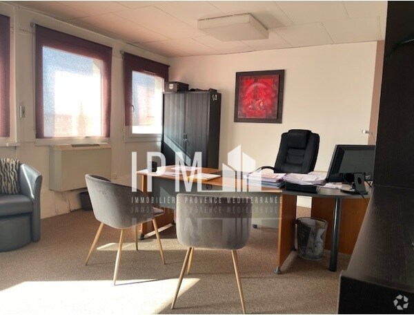 Bureau dans Aix-en-Provence à louer Photo principale– Image 1 sur 6