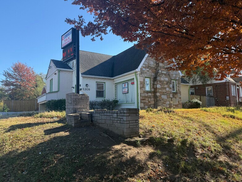 5309 Kenilworth Ave, Riverdale, MD à vendre - Photo de l’immeuble – Image 2 sur 32