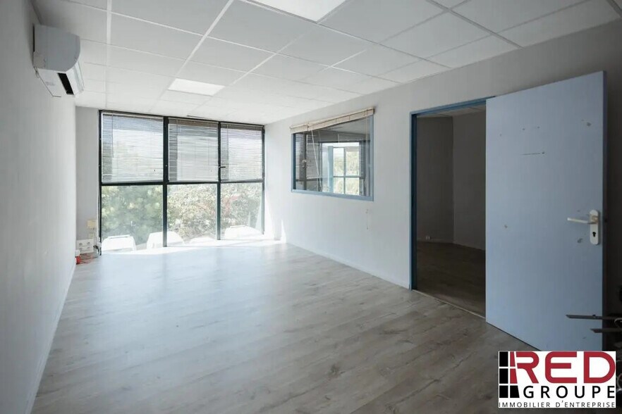 Bureau dans Aubagne à louer - Photo de l’immeuble – Image 1 sur 5