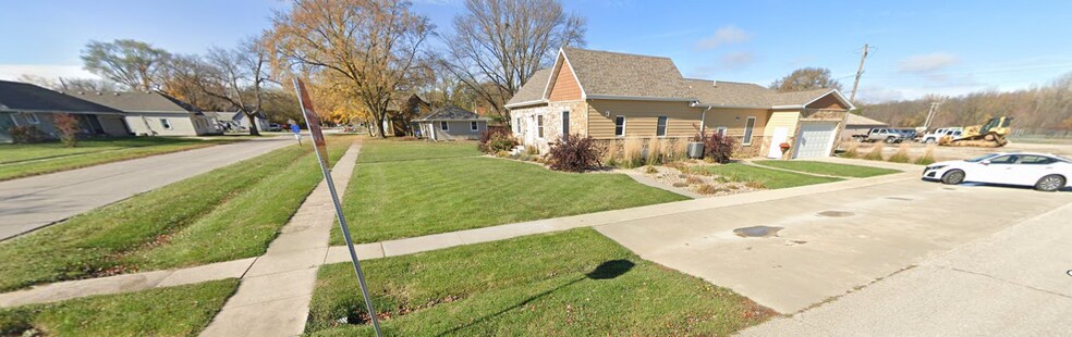 527 Main St, Van Meter, IA à vendre - Photo de l’immeuble – Image 2 sur 12