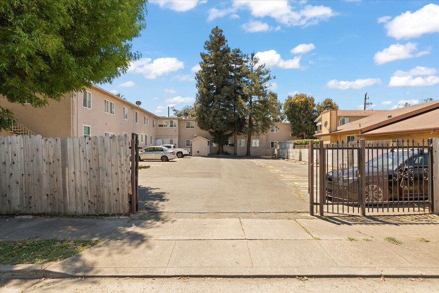2520 Ohio Ave, Richmond, CA à vendre - Photo de l’immeuble – Image 2 sur 49