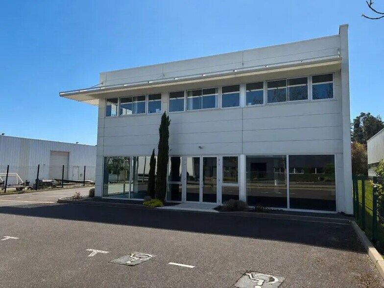Rue Jean Moulin, Orléans à louer - Photo de l’immeuble – Image 3 sur 18