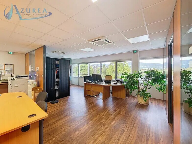 Bureau dans Nice à louer - Photo de l’immeuble – Image 3 sur 9