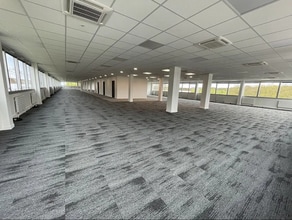 3002 Avenue De L'Entreprise, Cergy à louer Photo intérieure– Image 1 sur 2