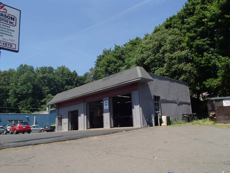 449 Derby Ave, West Haven, CT à louer - Photo principale – Image 1 sur 10