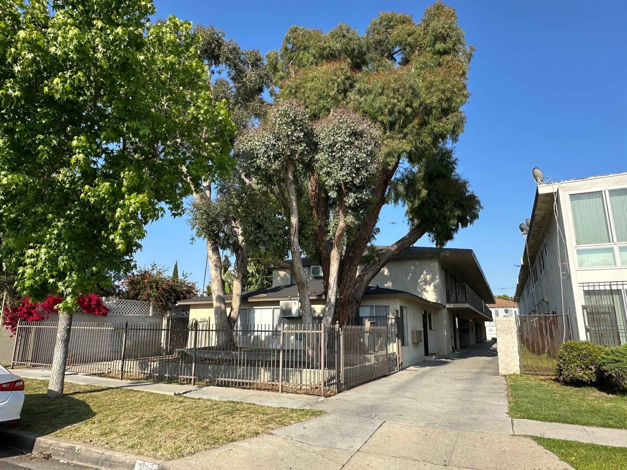614 S Myrtle Ave, Inglewood, CA à vendre Photo de l’immeuble– Image 1 sur 13