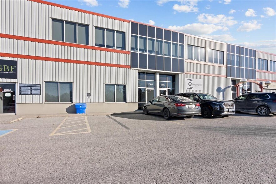 1077 Boundary Rd, Oshawa, ON à louer - Photo de l’immeuble – Image 2 sur 29