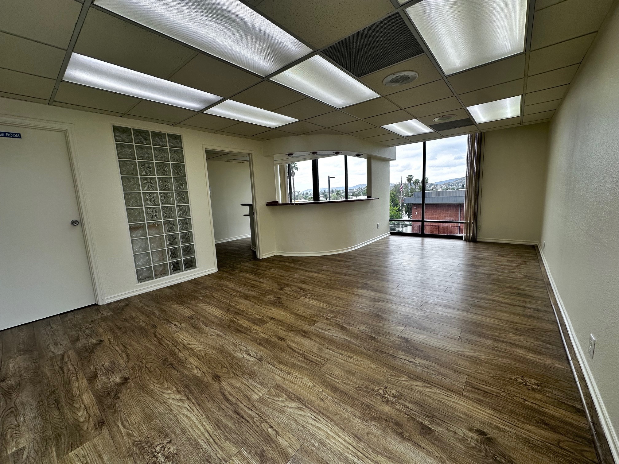 200 N Ash St, Escondido, CA à louer Photo intérieure– Image 1 sur 10