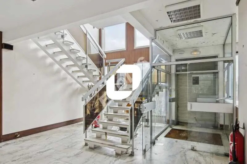 Bureau dans La Courneuve à louer - Photo intérieure – Image 2 sur 14