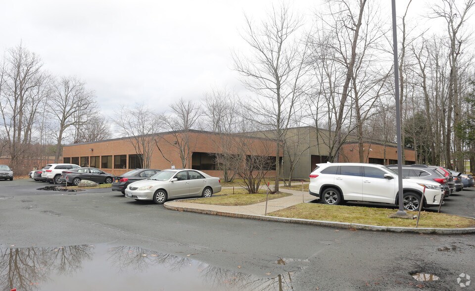 125 Jordan Rd, Troy, NY à louer - Photo principale – Image 1 sur 4
