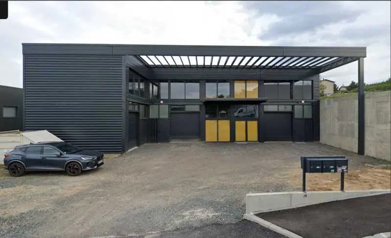 Local d’activités dans CHAZAY-D'AZERGUES à louer - Photo de l’immeuble – Image 1 sur 6