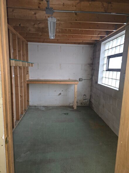 102 Chetac Ave, Birchwood, WI à louer - Photo intérieure – Image 2 sur 4