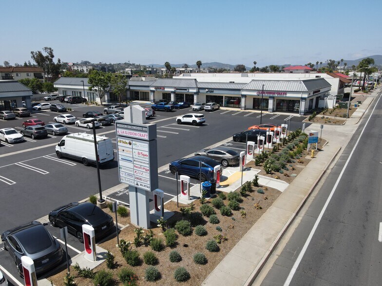 205 W Mission Ave, Escondido, CA à louer - Photo de l’immeuble – Image 3 sur 18