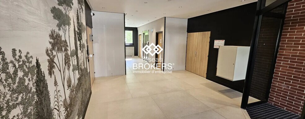 Bureau dans Le Pecq à louer - Photo de l’immeuble – Image 2 sur 6