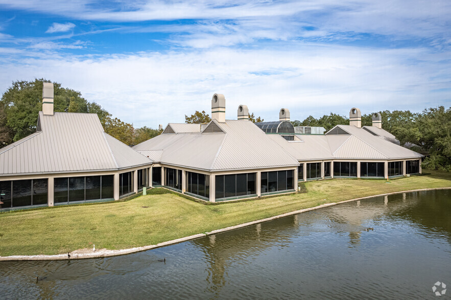 4675 Sweetwater Blvd, Sugar Land, TX à louer - Photo de l’immeuble – Image 3 sur 20