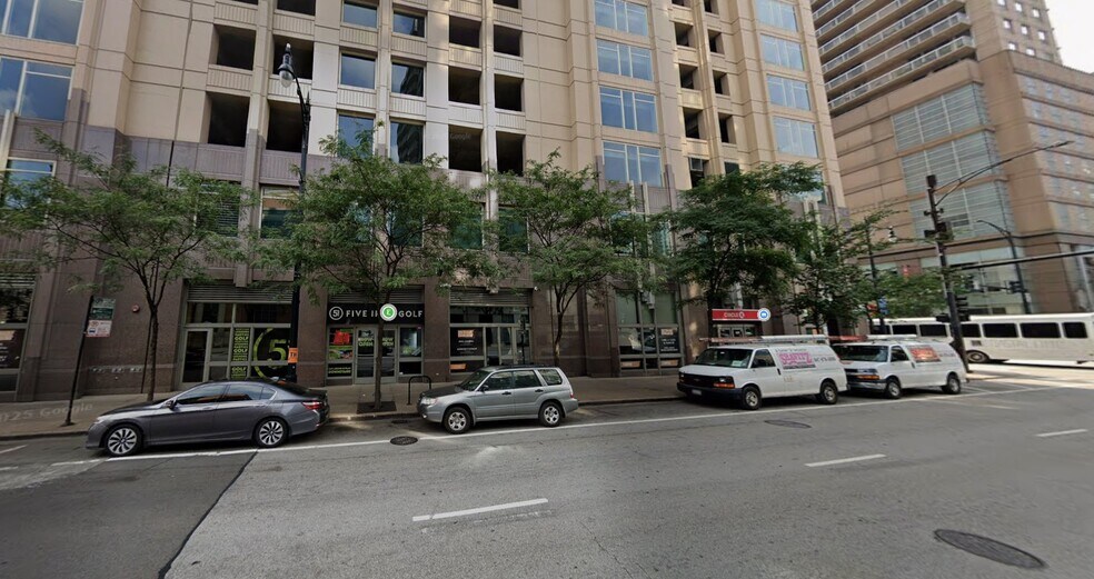 33 W Ontario St, Chicago, IL à louer - Photo de l’immeuble – Image 1 sur 3