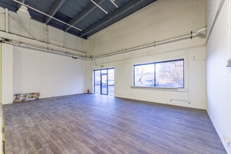 1519 E Main St, St Charles, IL à louer Photo intérieure– Image 2 sur 3