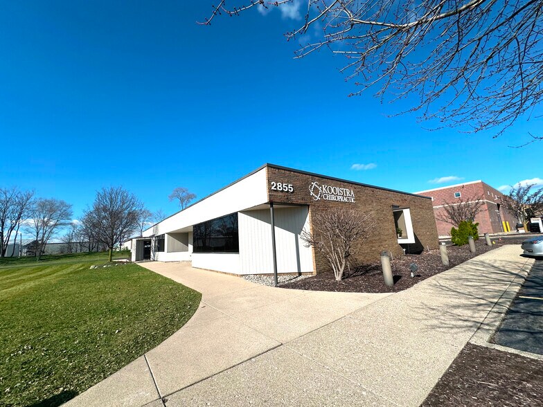 2855 Byron Center Ave SW, Wyoming, MI à vendre - Photo de l’immeuble – Image 2 sur 13