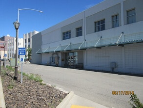 302 Cushman St, Fairbanks, AK à louer Photo de l’immeuble– Image 1 sur 7
