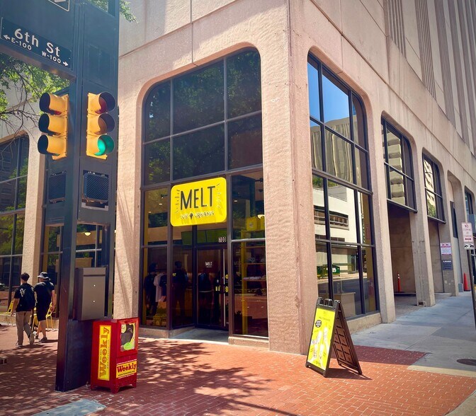 701 Houston St, Fort Worth, TX à louer - Photo de l’immeuble – Image 2 sur 4