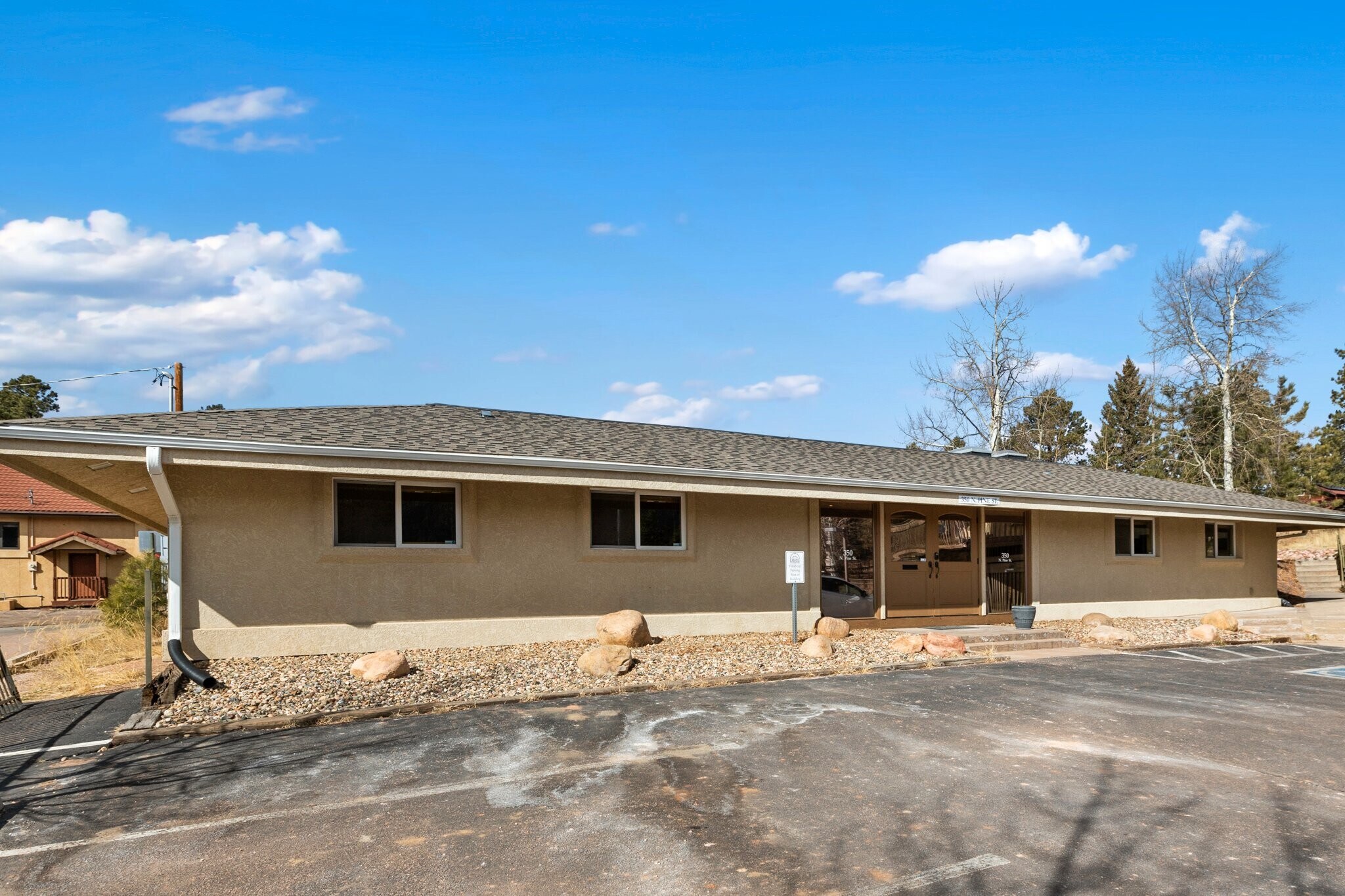 350 N Pine St, Woodland Park, CO à vendre Photo principale– Image 1 sur 41