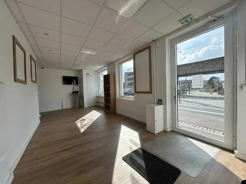 Bureau dans Lyon à louer - Photo de l’immeuble – Image 1 sur 5