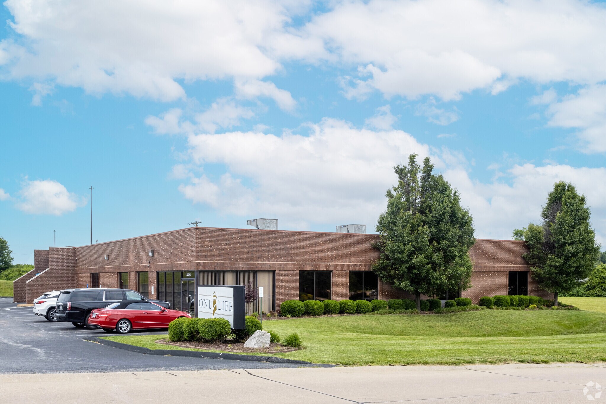 3324 Hollenberg Dr, Bridgeton, MO à louer Photo principale– Image 1 sur 12