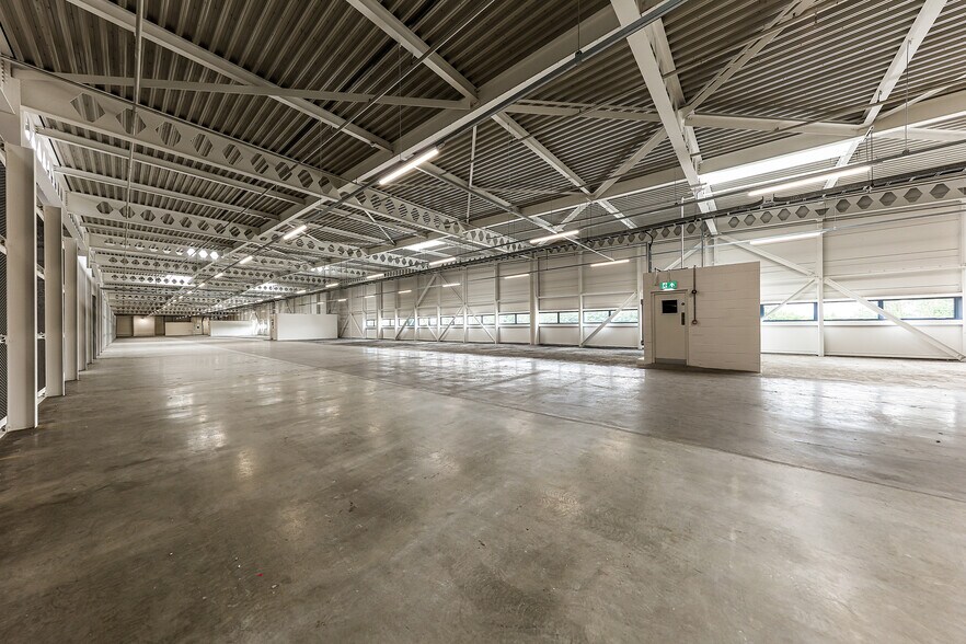 1 Shaw Close, Wellingborough à louer - Photo de l’immeuble – Image 3 sur 9