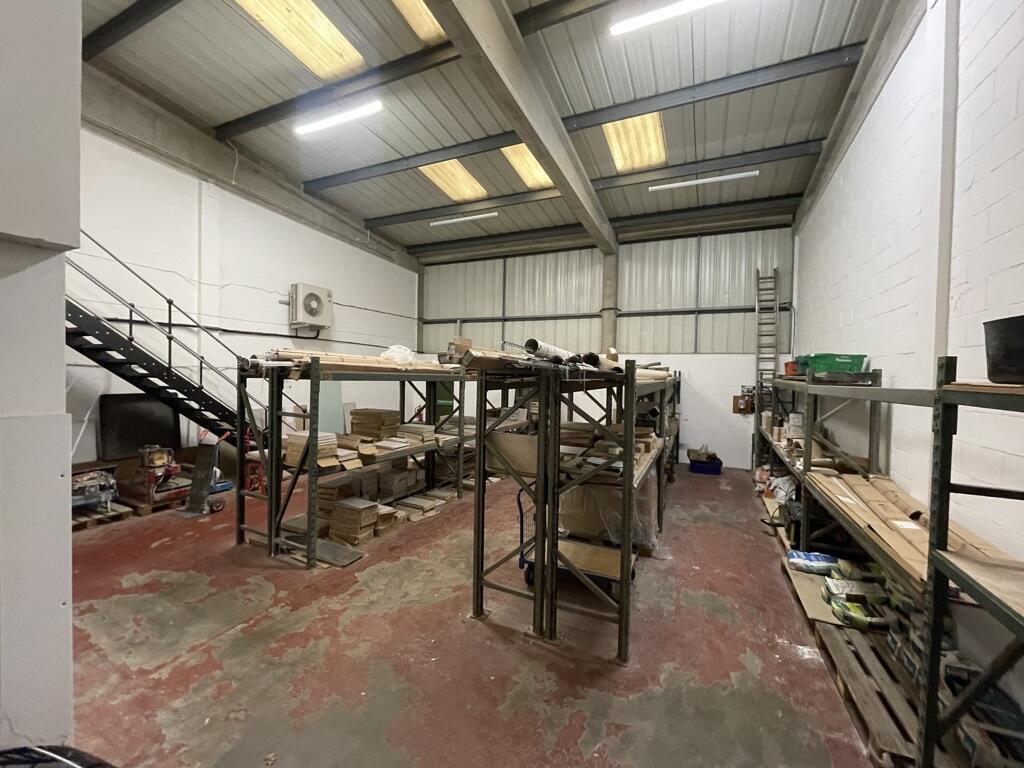 Christen Way, Maidstone, KEN ME15 9YE - Lot 11 -  - Photo intérieure - Image 1 of 3