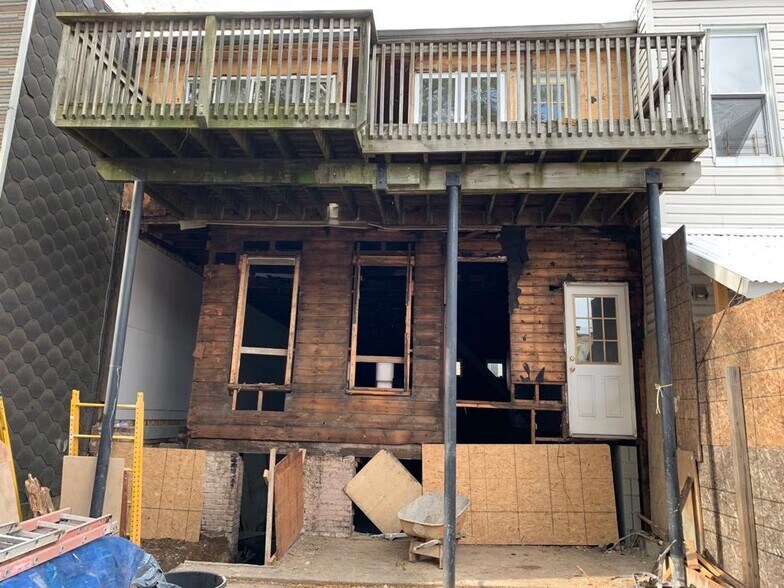 1870 Grove St, Ridgewood, NY à vendre - Photo de l’immeuble – Image 3 sur 3