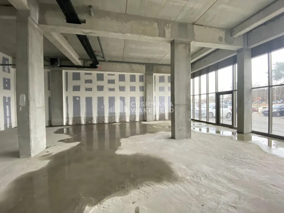 Local commercial dans Mérignac à louer Photo intérieure– Image 1 sur 7