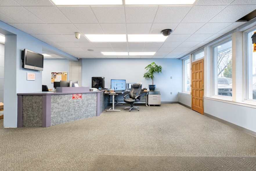 538 Rt-25a, Rocky Point, NY à vendre - Photo de l’immeuble – Image 3 sur 16