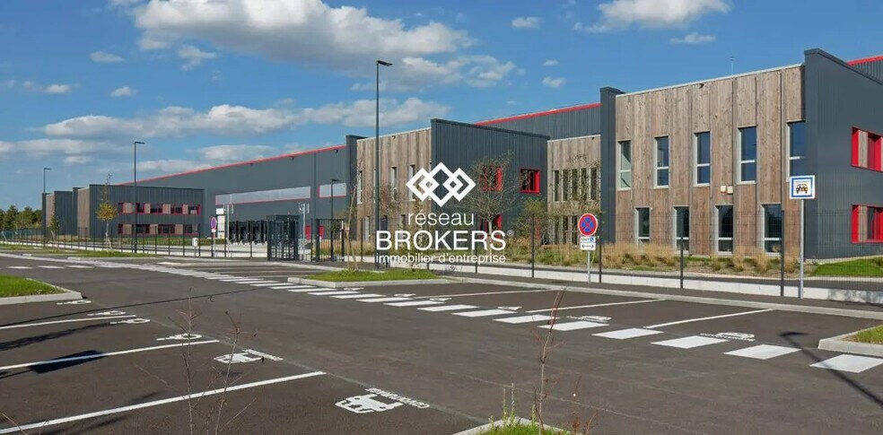 Industriel/Logistique dans Le Thillay à louer - Photo de l’immeuble – Image 1 sur 2