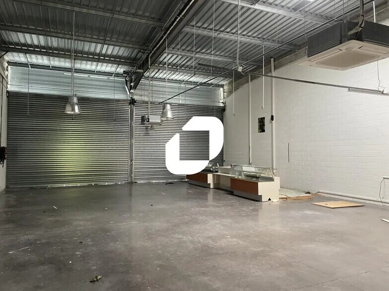 Local commercial dans Reims à louer - Photo de l’immeuble – Image 2 sur 10