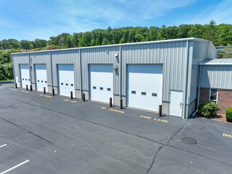 69 E Belcher Rd, Foxborough, MA à louer - Photo de l’immeuble – Image 3 sur 9