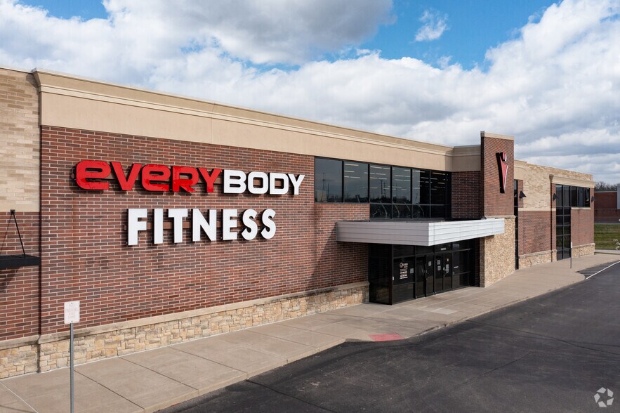 8288 Cincinnati Dayton Rd, West Chester, OH à louer - Photo de l’immeuble – Image 2 sur 9