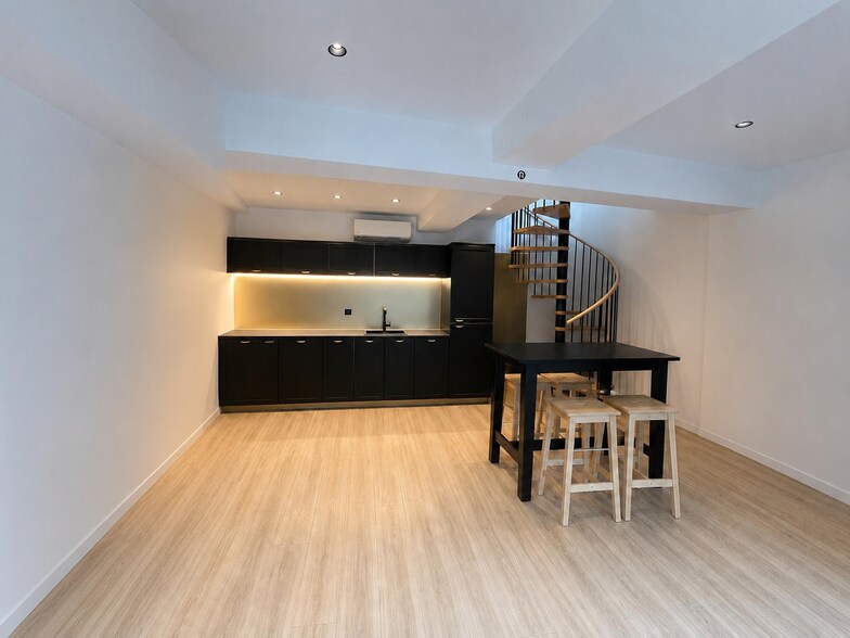 Bureau dans Paris à vendre - Photo principale – Image 1 sur 11