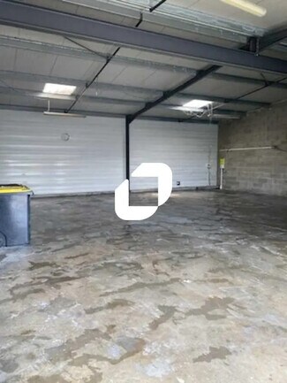 Plus de détails pour Local d'activités à louer