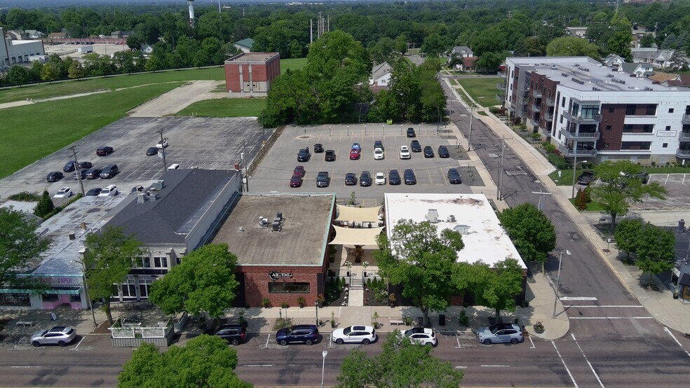 4615 N Prospect Rd, Peoria Heights, IL à louer - Photo de l’immeuble – Image 2 sur 6