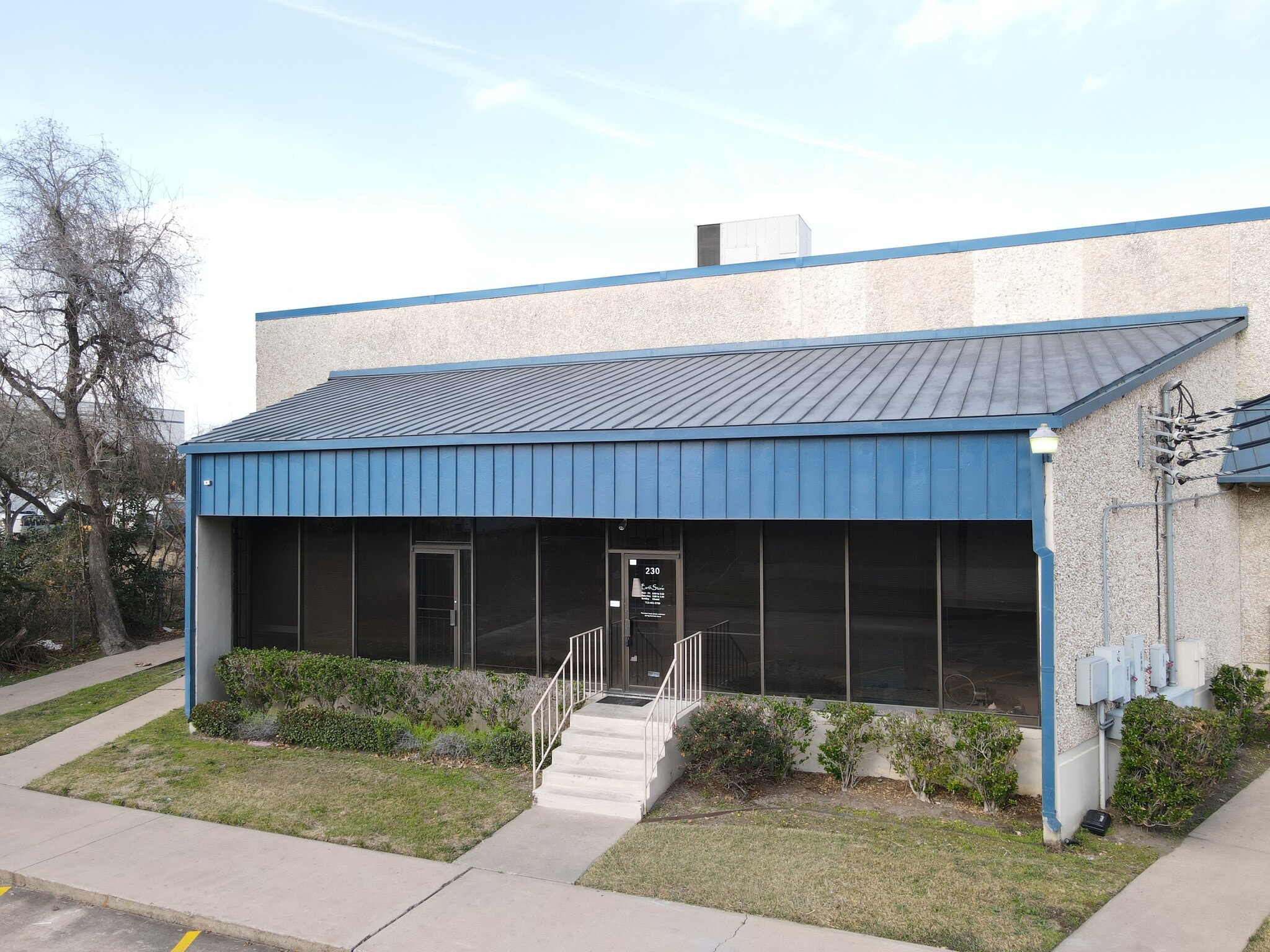 8700 Clay Rd, Houston, TX à louer Photo de l’immeuble– Image 1 sur 2