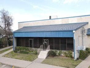 8700 Clay Rd, Houston, TX à louer Photo de l’immeuble– Image 1 sur 2